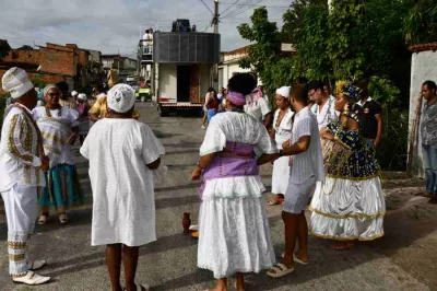 Cortejo Afro Onã Axé celebra religiões de matriz africana em Alagoinhas