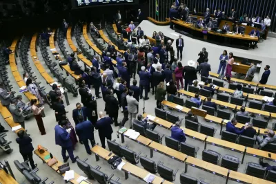 Congresso dá 10 dias para governo ter alternativa ao aumento do IOF
