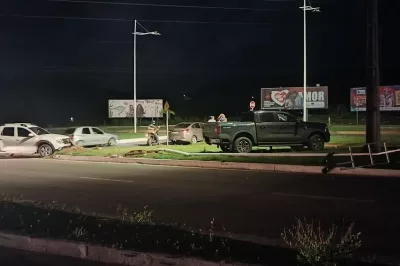 Alagoinhas: Acidente envolvendo dois veículos é registrado na rotatória da Avenida Murilo Cavalcante