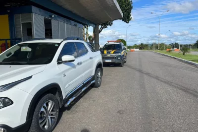Com carro do patrão, homem acaba detido e levado para a delegacia por receptação de veículo roubado