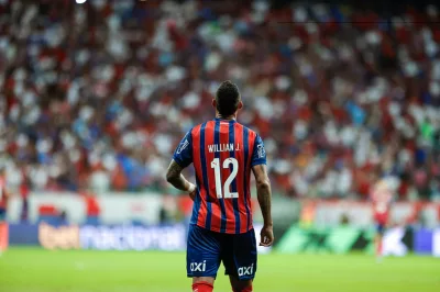 Bahia vence São Paulo na Fonte Nova e sobe na tabela do Brasileirão