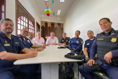 Gustavo Carmo assina acordo de cooperação entre guardas municipais de Alagoinhas e Salvador
