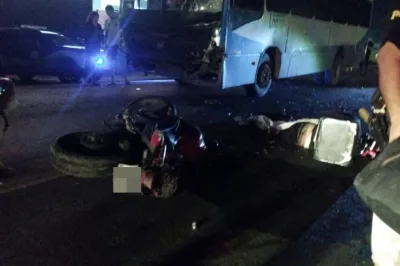 Terceiro motociclista morre em menos de 24h em Feira de Santana; jovem de 18 anos colidiu com ônibus na BR-324