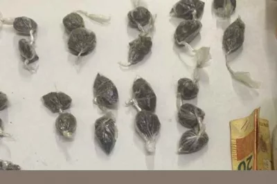 Alagoinhas: Policiais do 4° BPM apreendem drogas durante realização de policiamento a pé na Praça dos Esportes