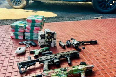 PRF apreende drogas, armas, munições e granadas em ônibus interestadual na BR-116