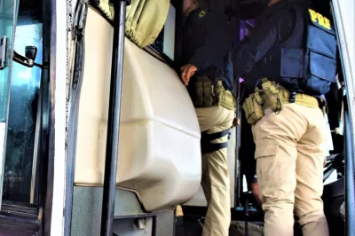 Alagoinhas: Passageiro de ônibus é detido na BR 101 por perturbação da tranquilidade alheia e injúria