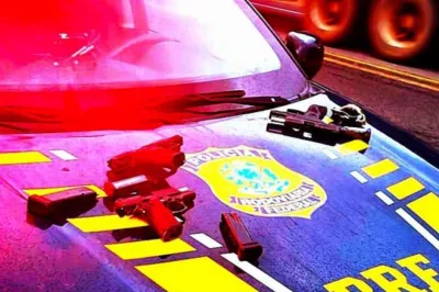 Foragidos da justiça são presos em flagrante com pistolas, munições e drogas na BR 101