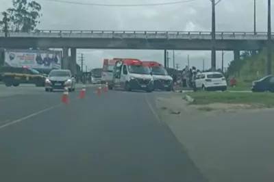 Alagoinhas: Colisão entre dois carros deixa feridos na rotatória da BR-110 com a BR-101