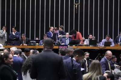 Câmara aprova em 2º turno PEC que altera regras para pagamento de precatórios