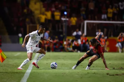 Bahia e Sport empatam sem gols na Ilha do Retiro