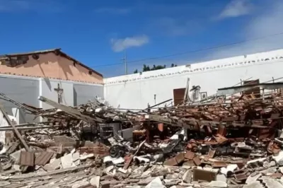 Parede com imagem de Jesus permanece de pé após capela desabar em Conceição do Coité