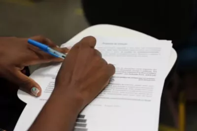 Brasil avança, mas ainda tem 4,2 milhões em atraso escolar