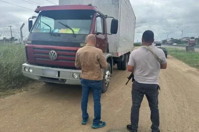 Caminhão roubado em Salvador é recuperado pela Polícia Civil em Feira de Santana