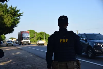 PRF prende homem com mandado de prisão em aberto, em Ribeira do Pombal
