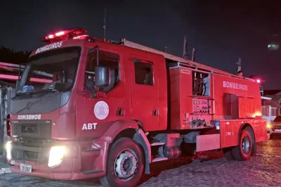 Incêndio atinge empresa de paletes no centro de Conceição do Jacuípe