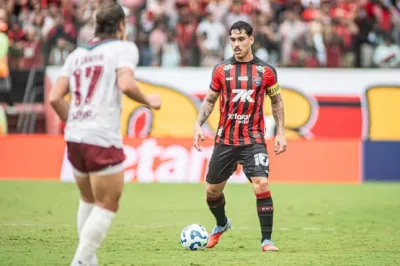 Vitória perde para o Fluminense por 1 a 0 em jogo com expulsões
