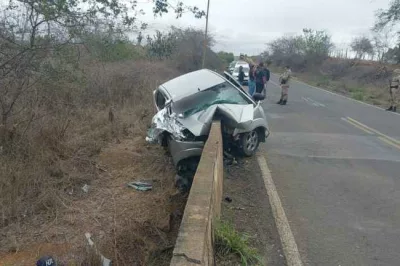 Acidente na BA-026 deixa quatro mortos e criança ferida