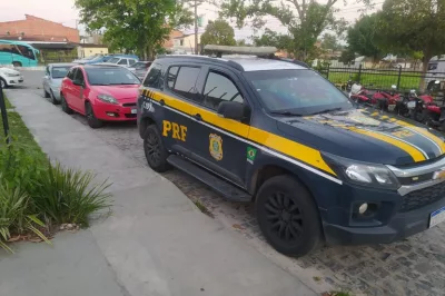 PRF recupera veículo roubado e prende condutor por receptação em Alagoinhas