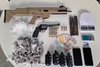 PM apreende drogas, armas e granadas em Ibirapitanga