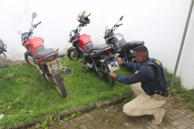 Em Gandu, PRF apreende quatro motocicletas adulteradas