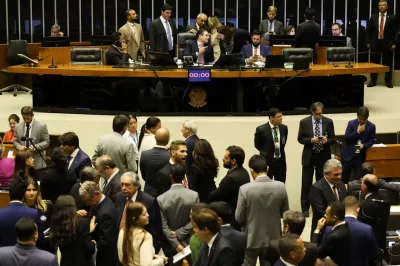 Câmara aprova ampliação gradual da licença-paternidade