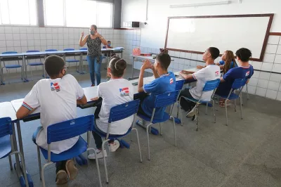 Estado antecipa pagamento do 13º e da folha de novembro para servidores da Educação