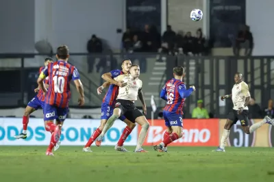 Mirando uma vaga na próxima Libertadores, Bahia recebe o Vasco