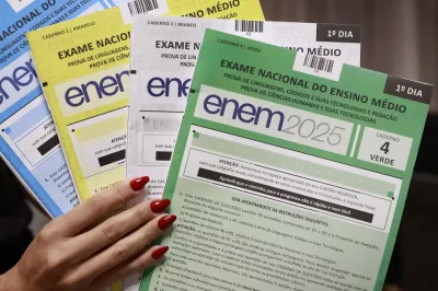 Anulação de 3 questões do Enem ocorre por “precaução”, diz ministro