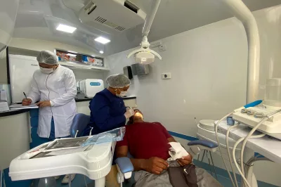 Odontomóvel inicia operação e leva atendimento bucal aos moradores do Catuzinho