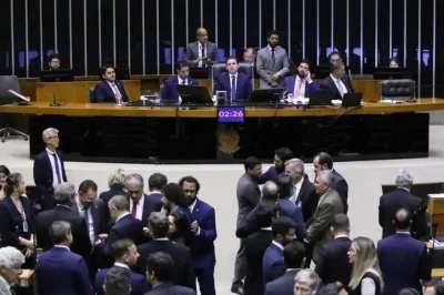 Câmara aprova texto-base do projeto de lei antifacção