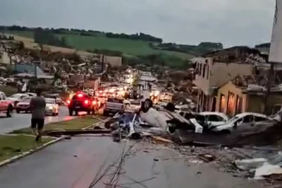 Ciclone causa destruição, deixa 4 mortos e 400 feridos no Paraná
