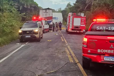 Bombeiros de Alagoinhas retiram vítima que ficou presa às ferragens após acidente entre Araçás e Entre Rios