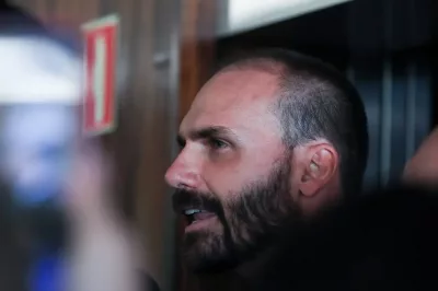STF forma maioria para tornar Eduardo Bolsonaro réu no tarifaço