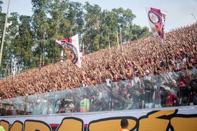 Vitória bate São Paulo e escapa do rebaixamento