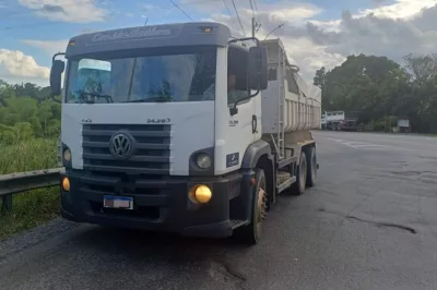 PRF flagra caminhão com mais de oito toneladas de excesso de peso na BR-110, em São Sebastião do Passé
