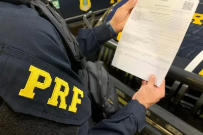 PRF prende em Jequié passageiro de ônibus com mandado de prisão expedido pela Justiça de São Paulo
