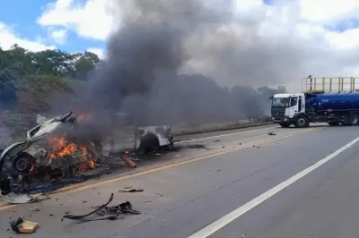 BR-101: Acidente entre doblo e caminhonete deixa 11 mortos na divisa entre Bahia e Espírito Santo
