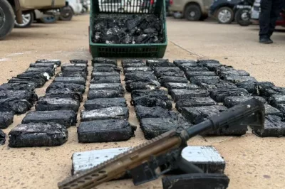 Após atender a ocorrência de incêndio, PM apreende fuzil e mais de 100Kg de cocaína em Juazeiro