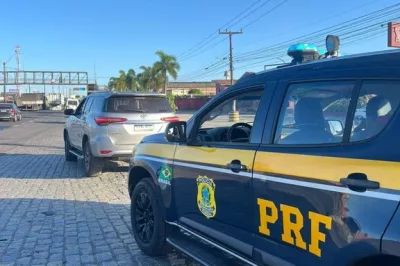 PRF recupera veículo com sinais de adulteração na BR-324, em Feira de Santana