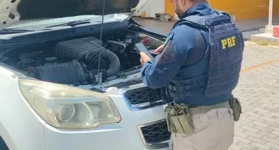 Durante fiscalização em Paulo Afonso (BA), PRF recupera veículo roubado
