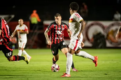 Vitória goleia Juazeirense na estreia do time principal e assume terceira posição no Baianão