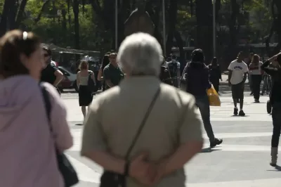 Primeira vara de atenção a idosos faz um ano e é referência no país