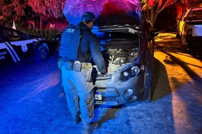 Em Ribeira do Pombal, PRF recupera picape roubada há quase 8 anos em Minas Gerais