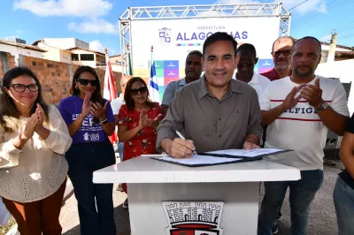Alagoinhas: Prefeito Gustavo Carmo assina ordens de serviço para requalificação de ruas no Parque Vitória