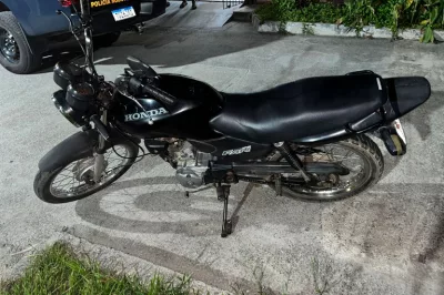 PRF flagra motocicleta com identificação totalmente raspada na BR-324, em Amélia Rodrigues