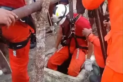 Bombeiros do 2º BBM resgatam pai e filho após queda em poço de 10 metros de profundidade na Bahia