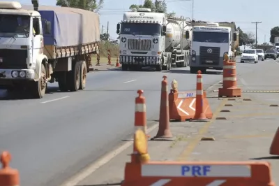 PRF: quase 44% das mortes nas estradas envolvem veículos de carga