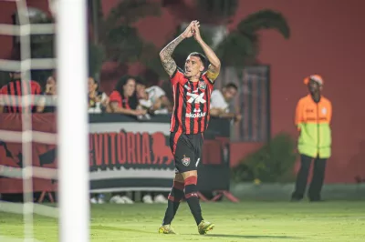 Com gol de Baralhas, Vitória vence o Mirassol no Barradão pelo Brasileiro