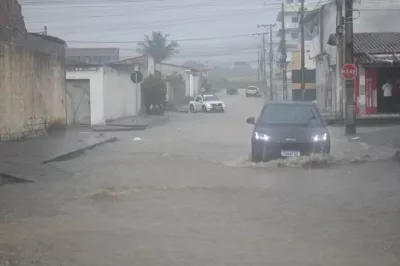Bahia tem mais de 180 cidades sob alerta de chuvas intensas
