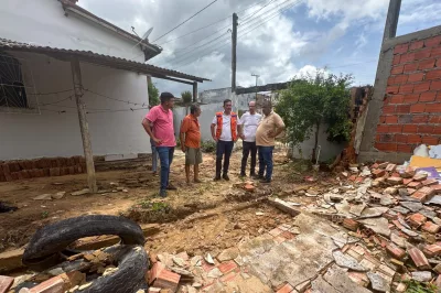 Prefeito Gustavo Carmo visita comunidades afetadas pelos temporais em Alagoinhas